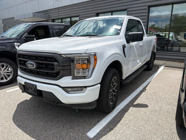 Used 2023 Oxford White Ford XLT image 2