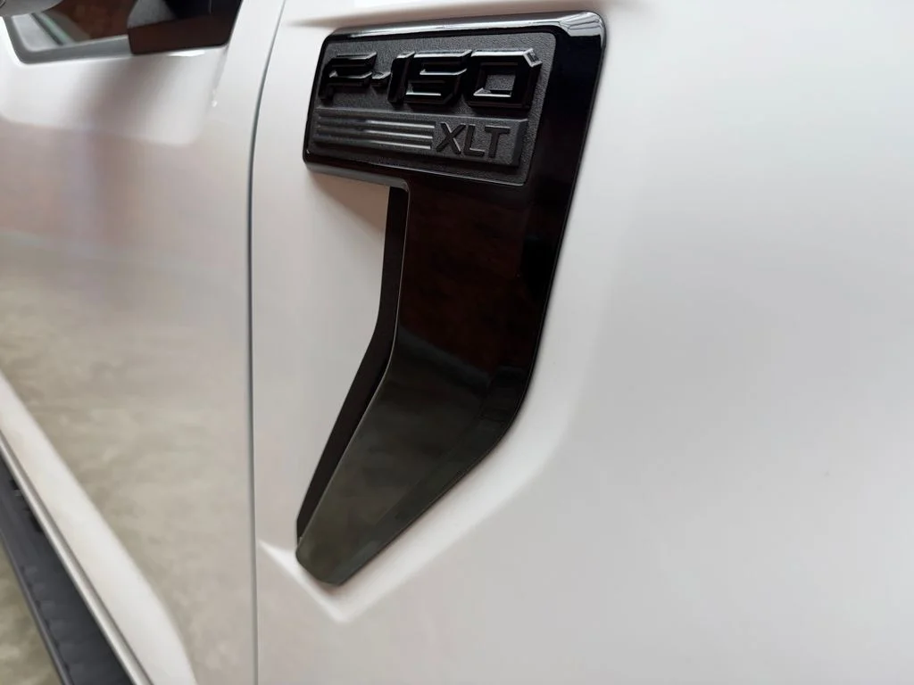 New 2026 Oxford White Ford XLT image 7