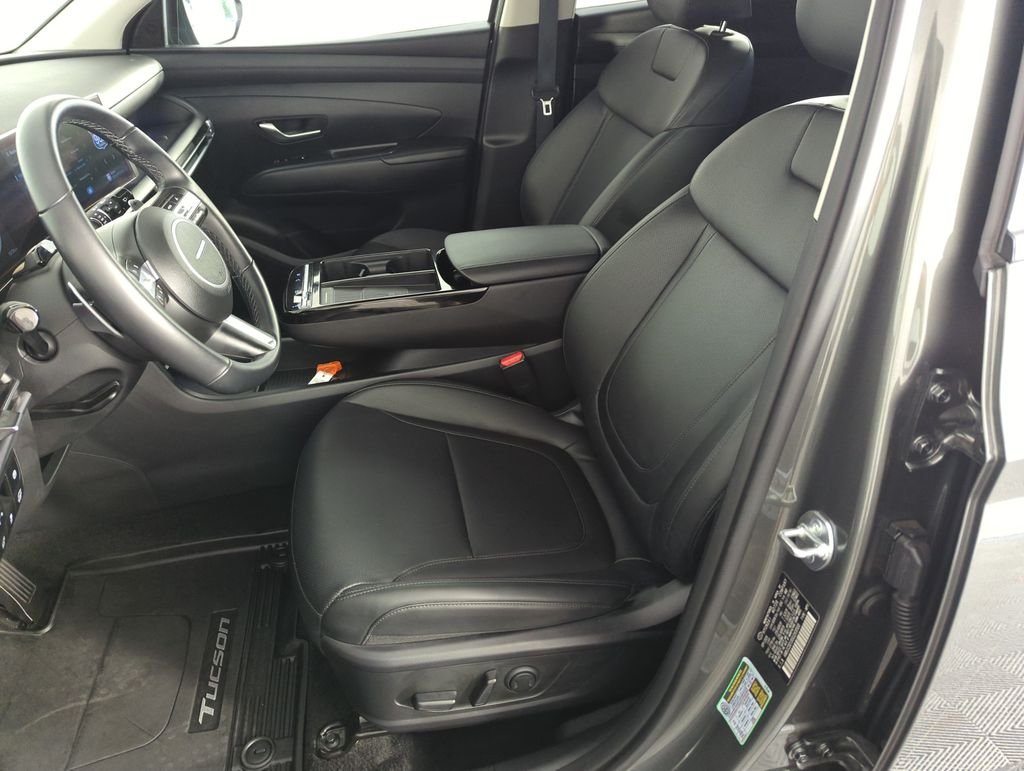 Used 2025 Gray Hyundai SEL Convenience image 11