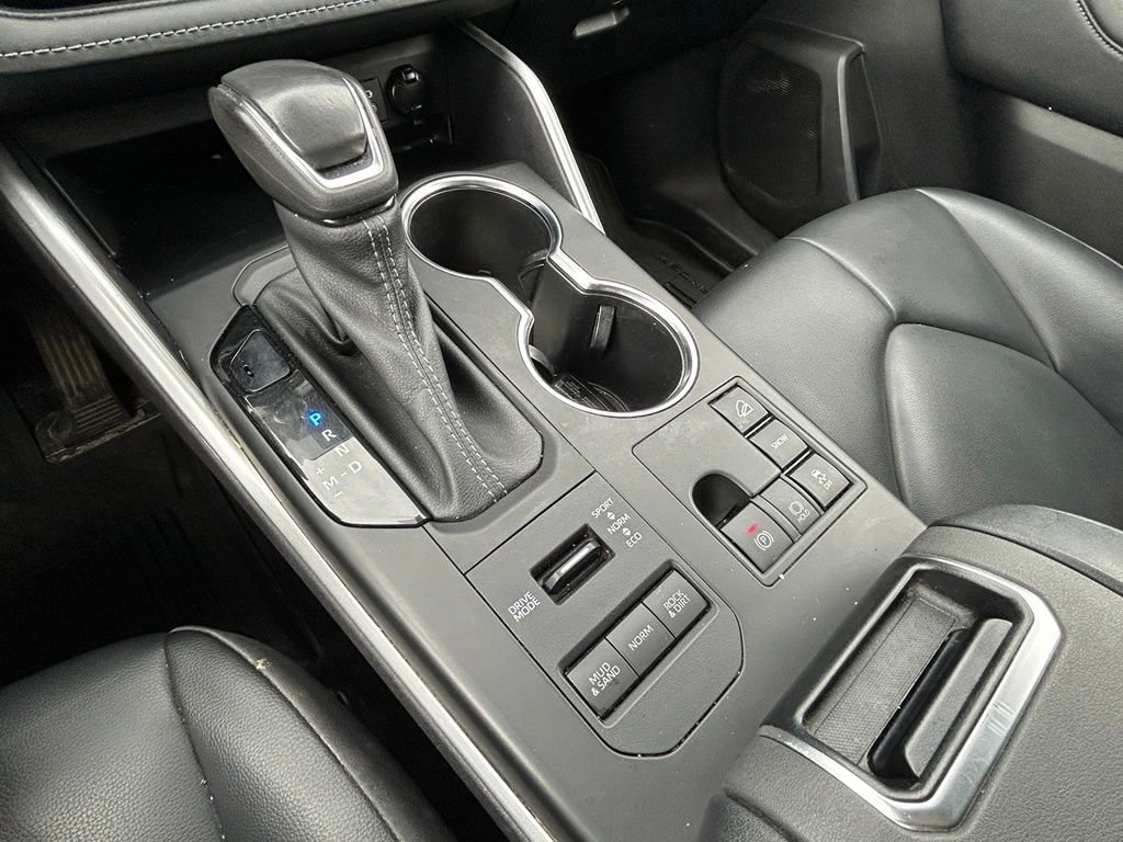 2023 Toyota Highlander XLE - Photo 29