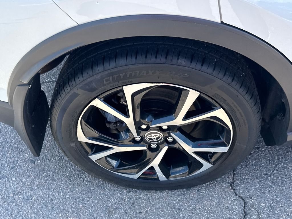 Certified Used 2020 White Toyota XLE image 41