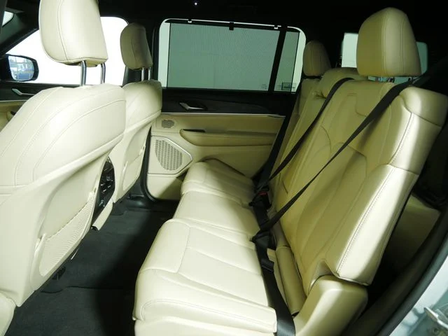 Used 2023 Silver Jeep Limited image 18