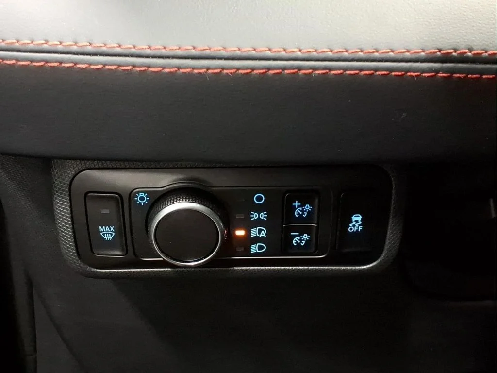 Certified Used 2025 Magenta Ford Premium image 16