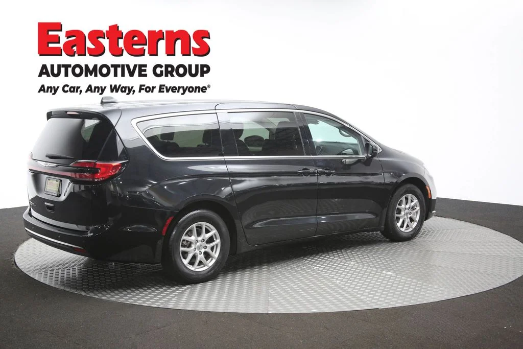 Used 2023 Black Chrysler Touring L image 42