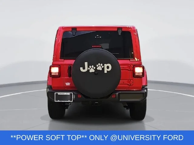 Used 2023 Red Jeep Altitude image 4