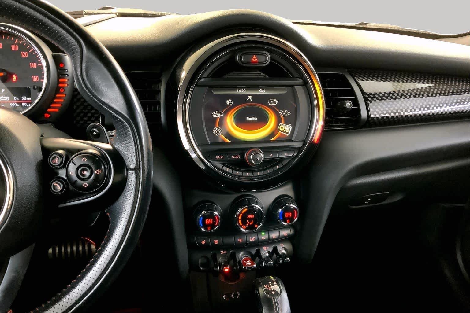 Used 2017 Caribbean Aqua Metallic MINI Cooper S image 6