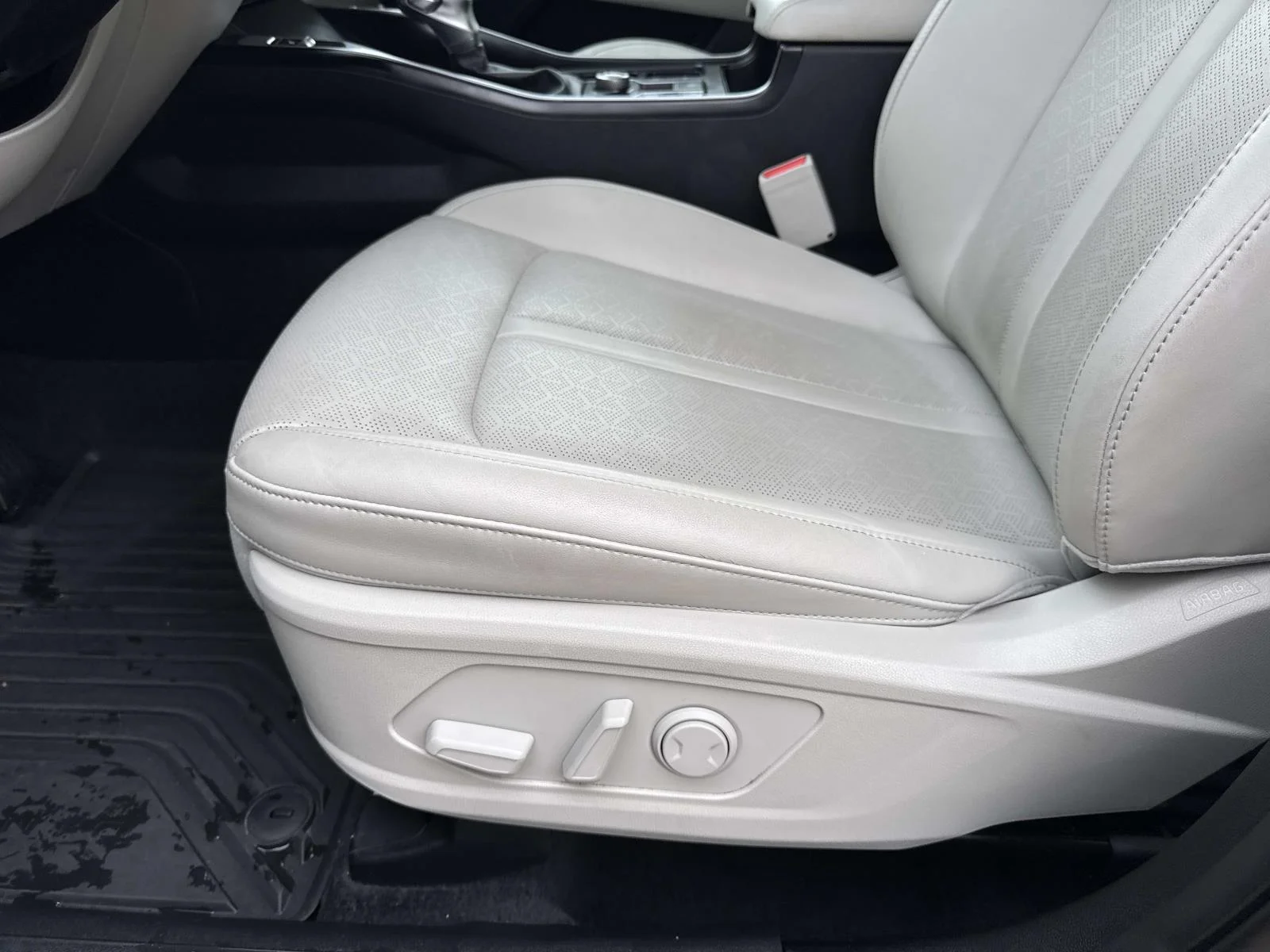 Used 2023 Gray Kia EX image 17