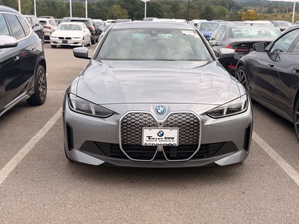 Certified Used 2025 Skyscraper Grey Metallic BMW xDrive40 image 2