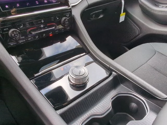 New 2026 Baltic Gray Metallic Clear-Coat Exterior Paint Jeep Laredo X image 17