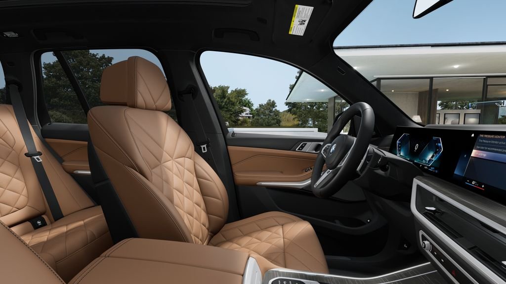 New 2026 Mineral White Metallic BMW xDrive50e image 33