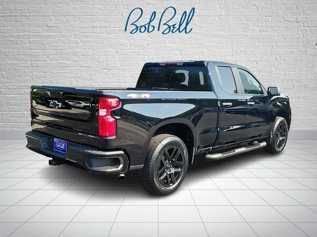 Used 2023 Black Chevrolet Custom image 6