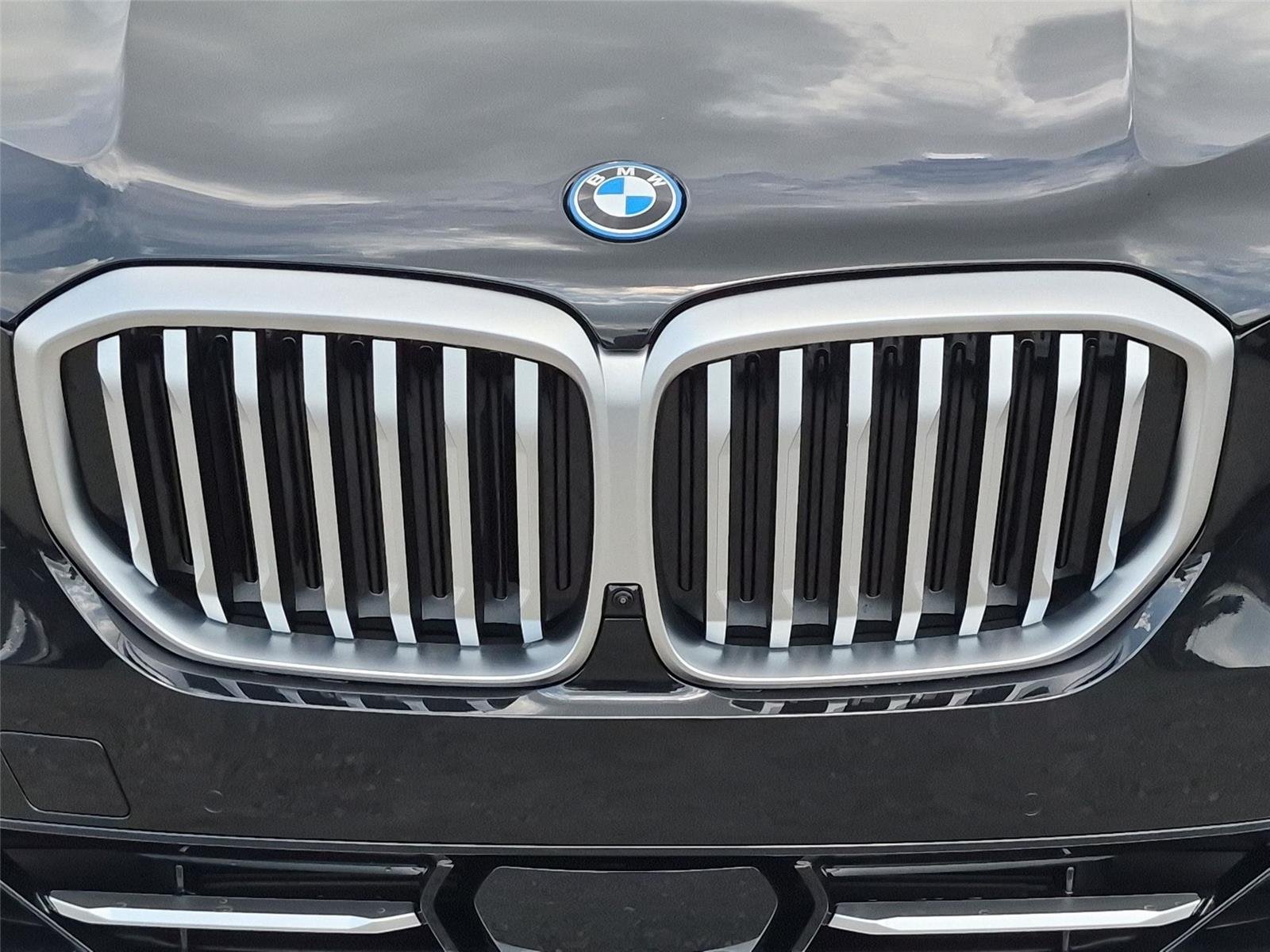 New 2026 Black Sapphire Metallic BMW xDrive50e image 14