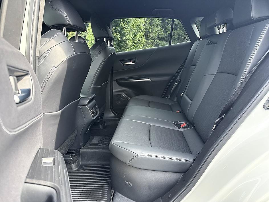 Used 2021 Blizzard Pearl Toyota XLE image 12