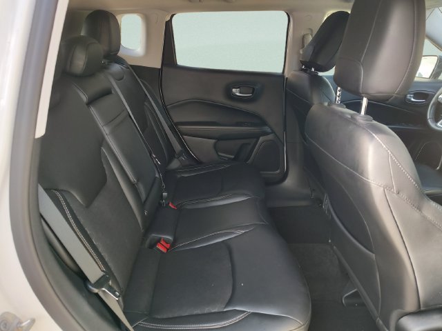 Used 2018 White Jeep Latitude image 29