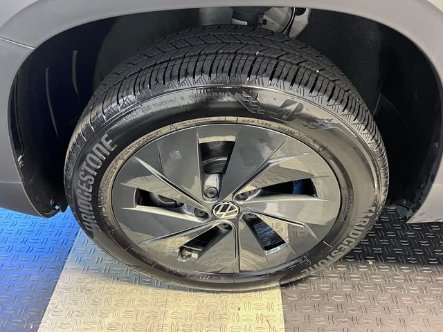 Certified Used 2025 White Volkswagen 1.5T S image 8