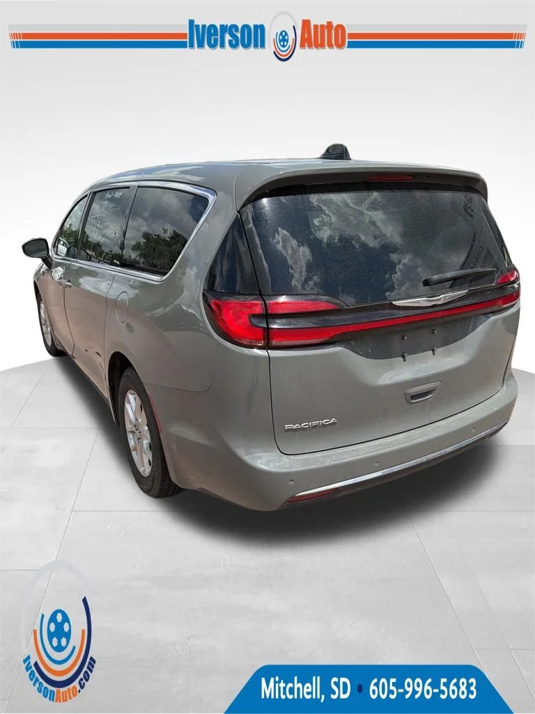 Used 2023 White Chrysler Touring L image 6