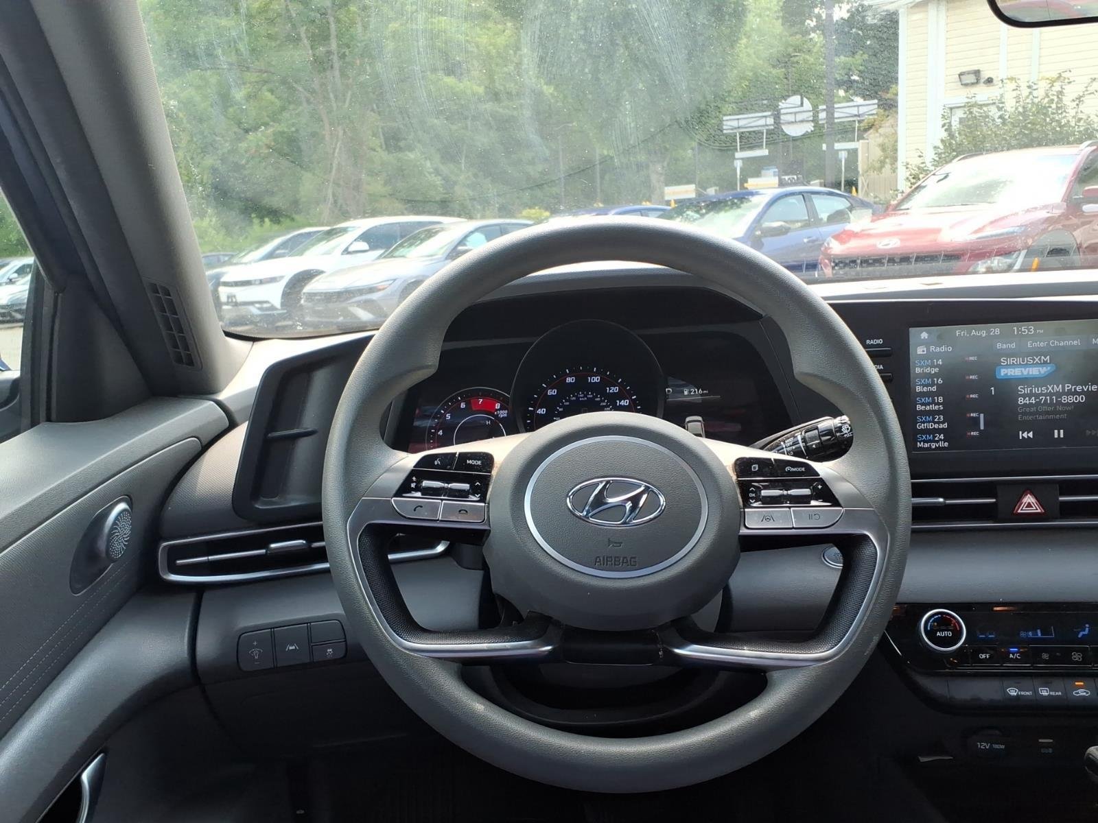 2021 Hyundai Elantra SEL - Photo 18