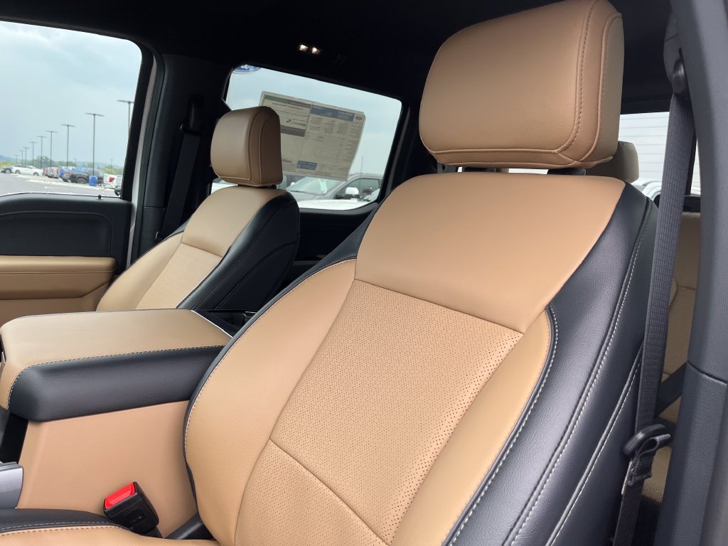New 2027 Star White Metallic Tri-Coat Ford F-250® Lariat® image 13