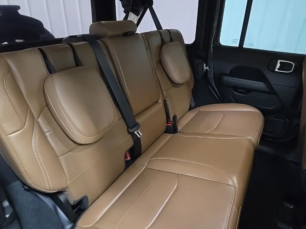 Used 2023 Crystal Metallic Jeep Sahara 4xe image 16