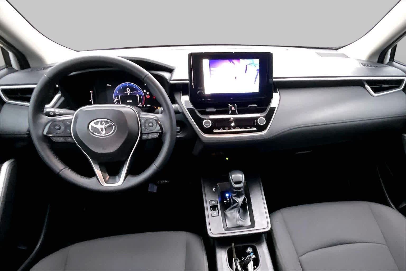 Used 2026 Wind Chill Pearl Toyota LE image 15