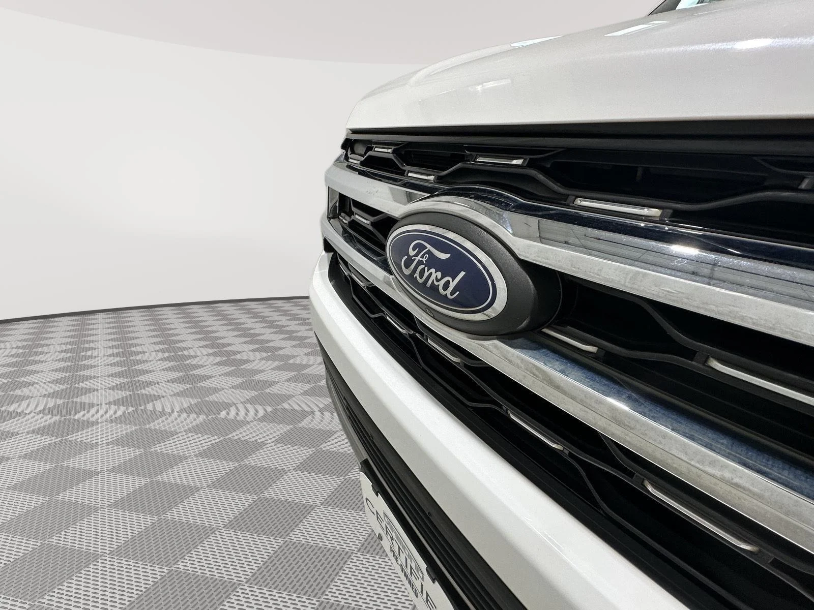Used 2024 Oxford White Ford Limited image 28