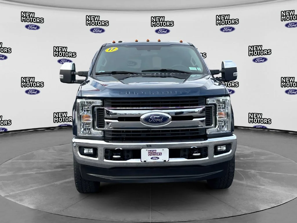 Used 2017 Blue Ford XLT image 9