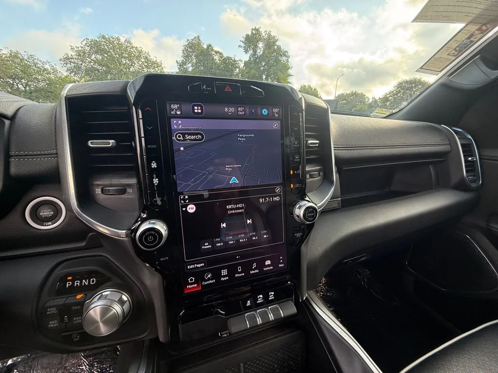 Used 2025 Blue Ram Laramie image 21