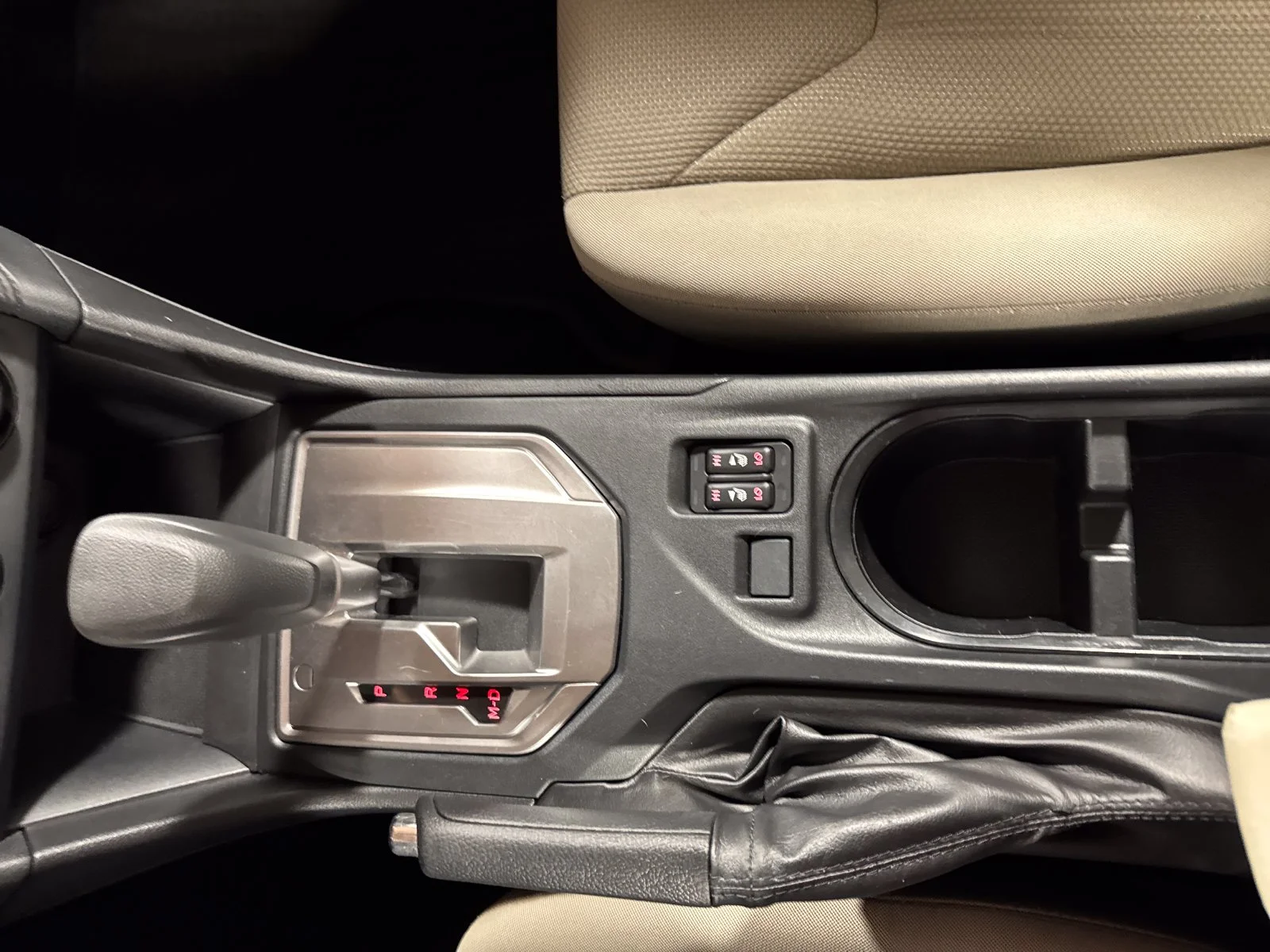 Used 2018 White Subaru 2.0i Premium image 19