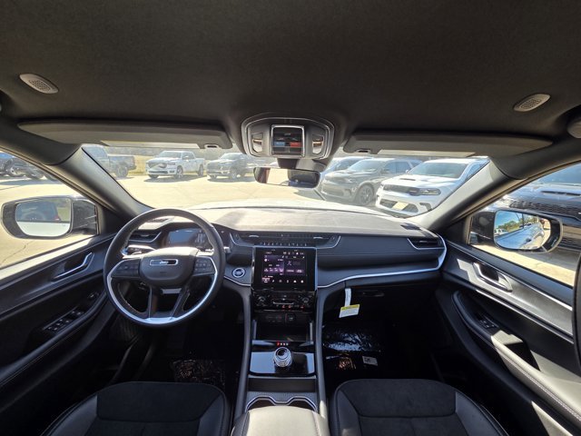 New 2025 Silver Zynith Jeep Altitude image 30