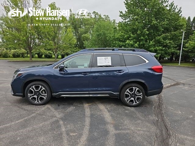 Used 2023 Cosmic Blue Pearl Subaru Limited image 1