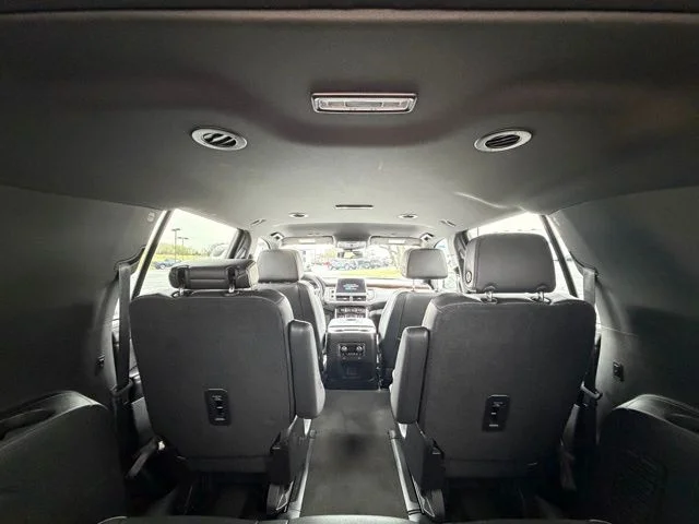 2023 Chevrolet Suburban Premier - Photo 18