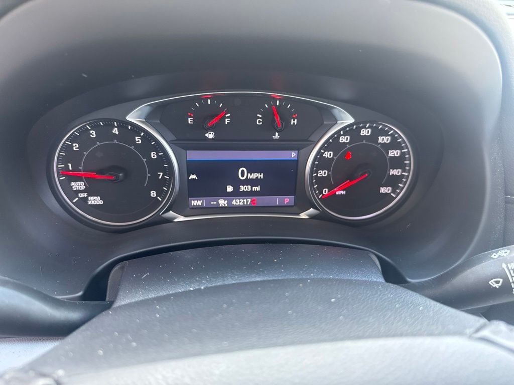 Used 2022  GMC SLT image 15