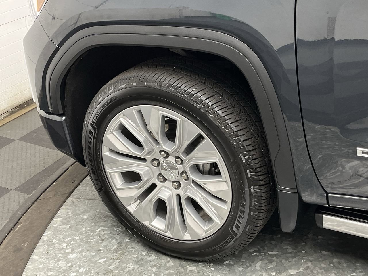 Certified Used 2022 Hunter Metallic GMC Denali image 41