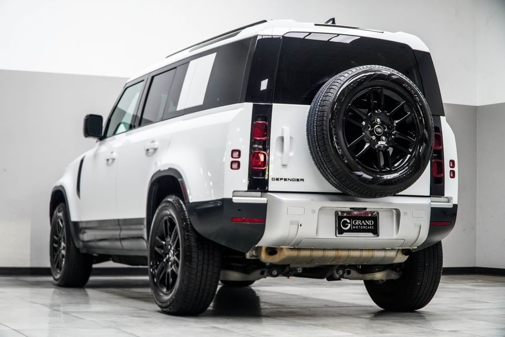Used 2025 White Land Rover S image 12