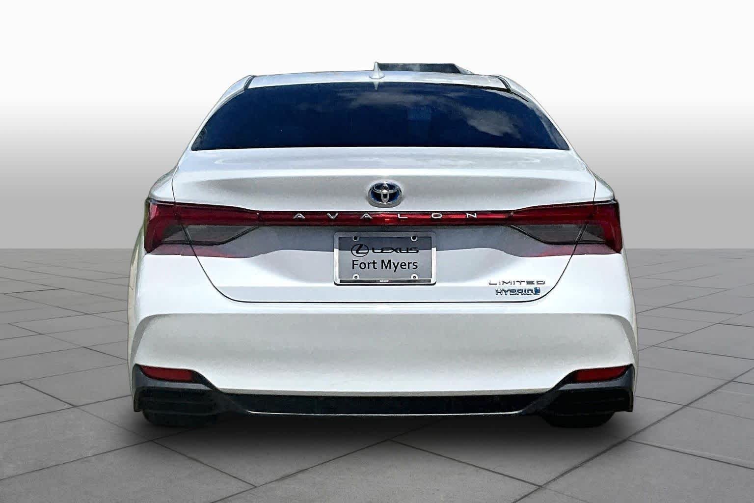 Used 2019 Wind Chill Pearl Toyota Hybrid Limited image 5