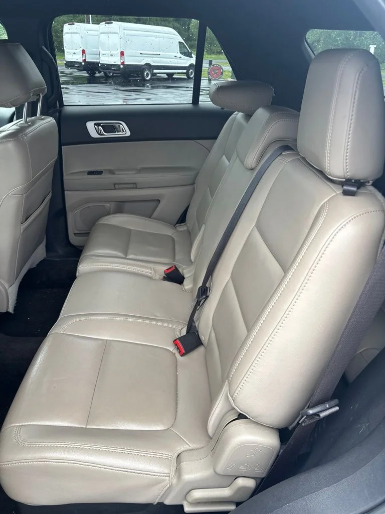 Used 2013 White Platinum Tri-Coat Metallic Ford XLT image 8