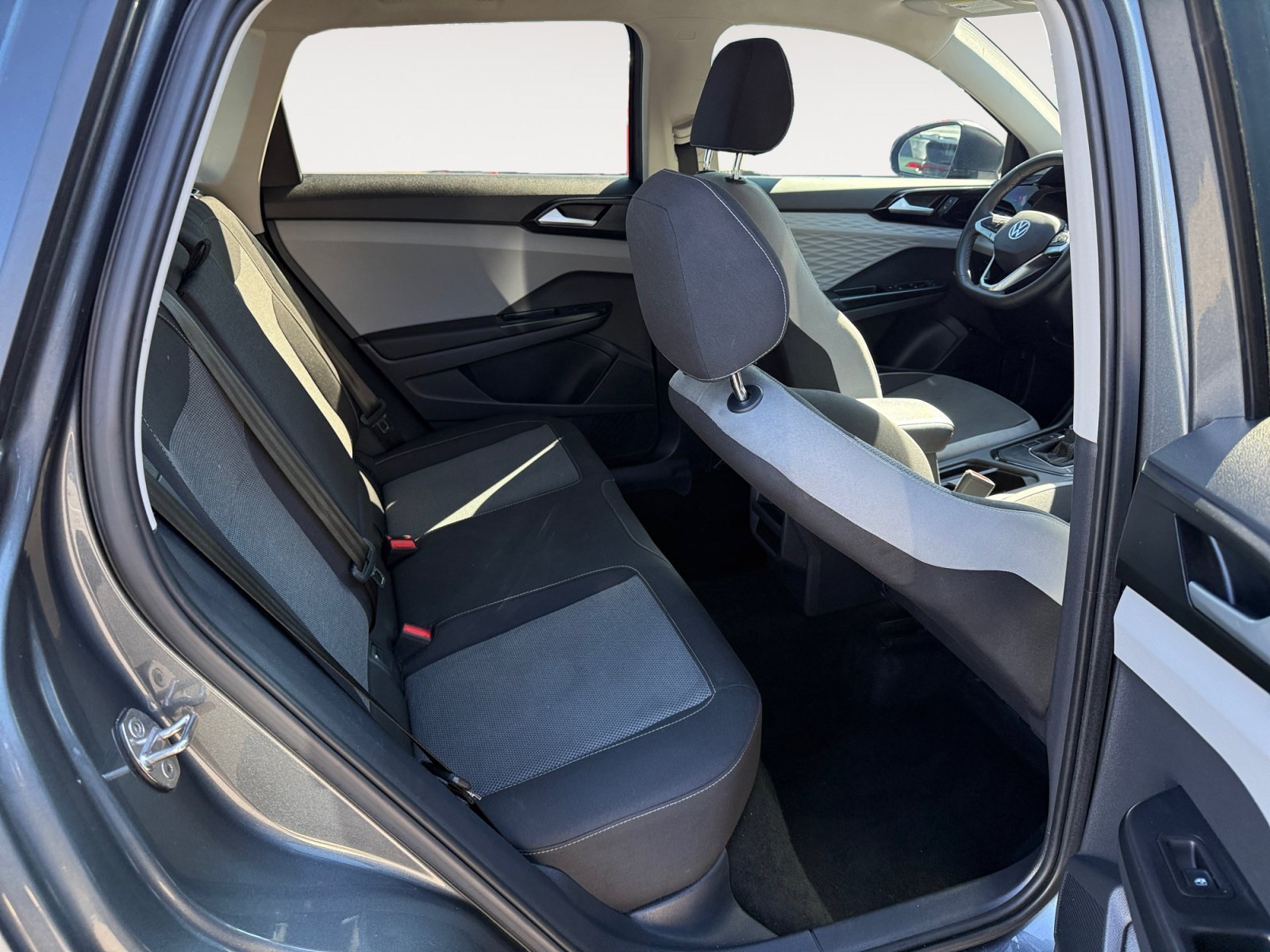 Used 2023 Platinum Gray Metallic Volkswagen 1.5T S image 18