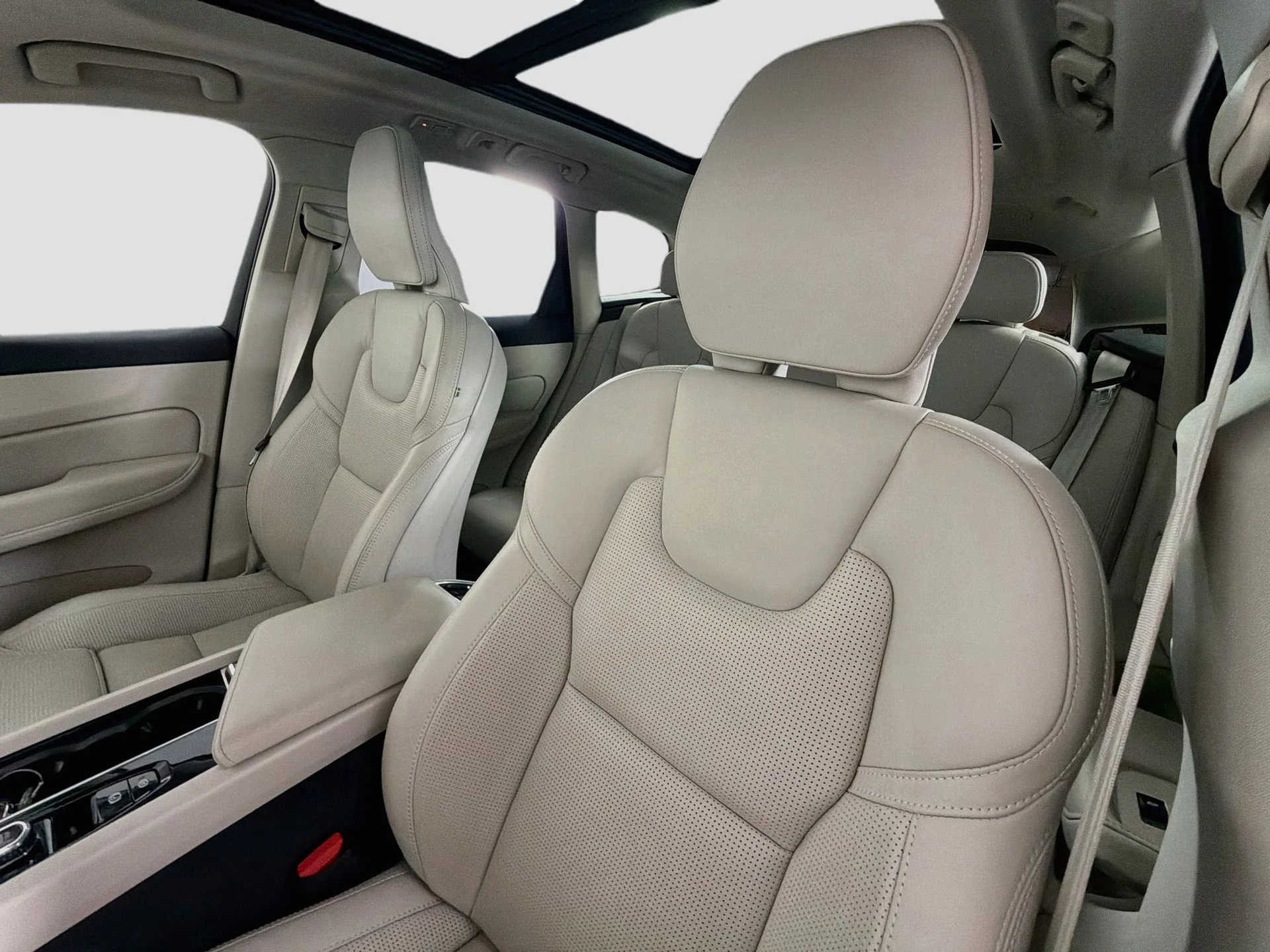 Certified Used 2026 Denim Blue Volvo Ultra image 22