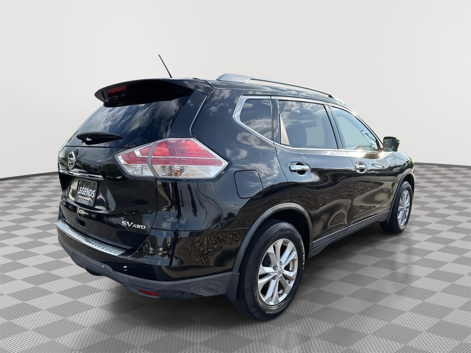 Used 2015 Super Black Nissan SV image 5
