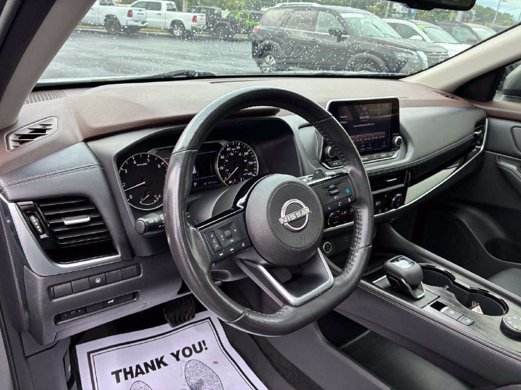 Used 2022 Gray Nissan SL image 11