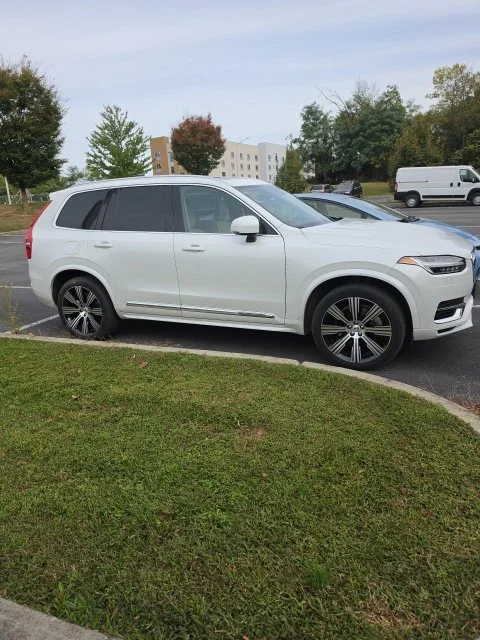 Used 2024 White Volvo T8 Core Bright Theme image 4