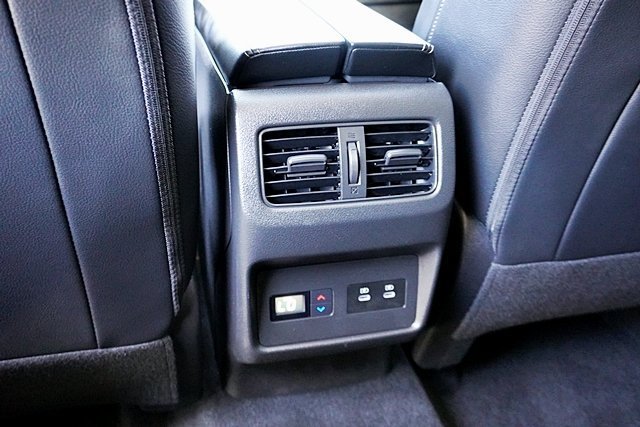 Used 2024 White Nissan SL image 27