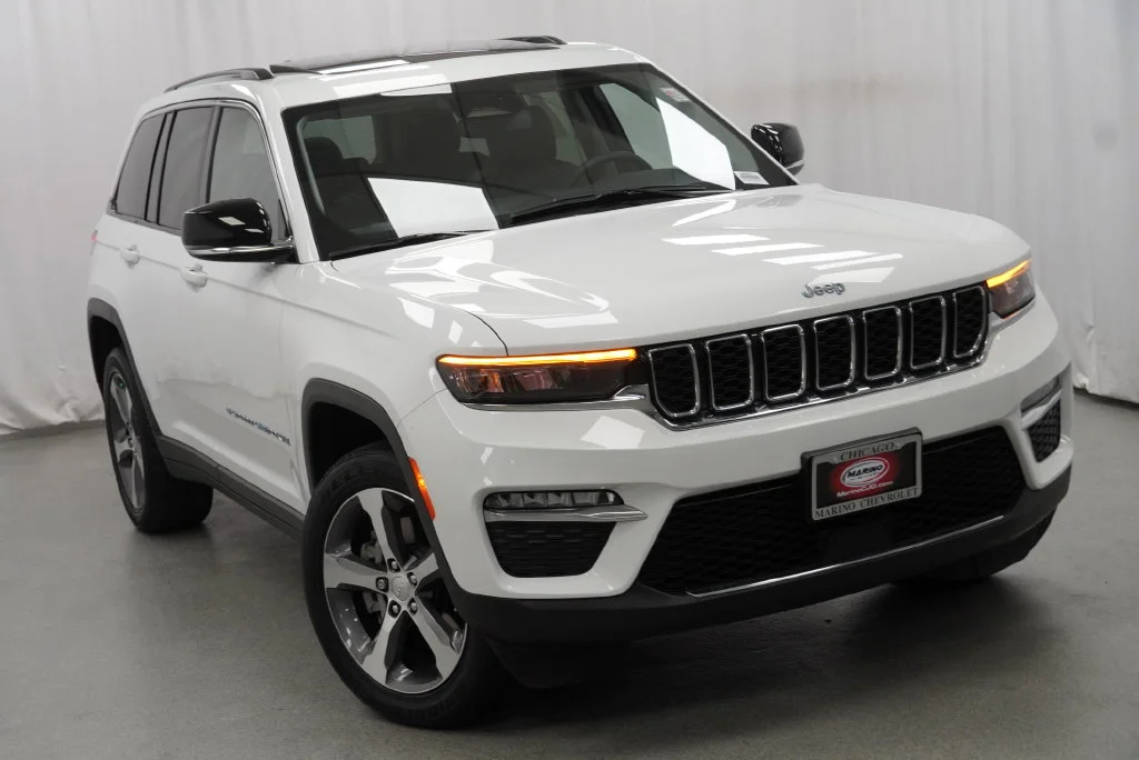 Used 2023 White Jeep 4xe image 12