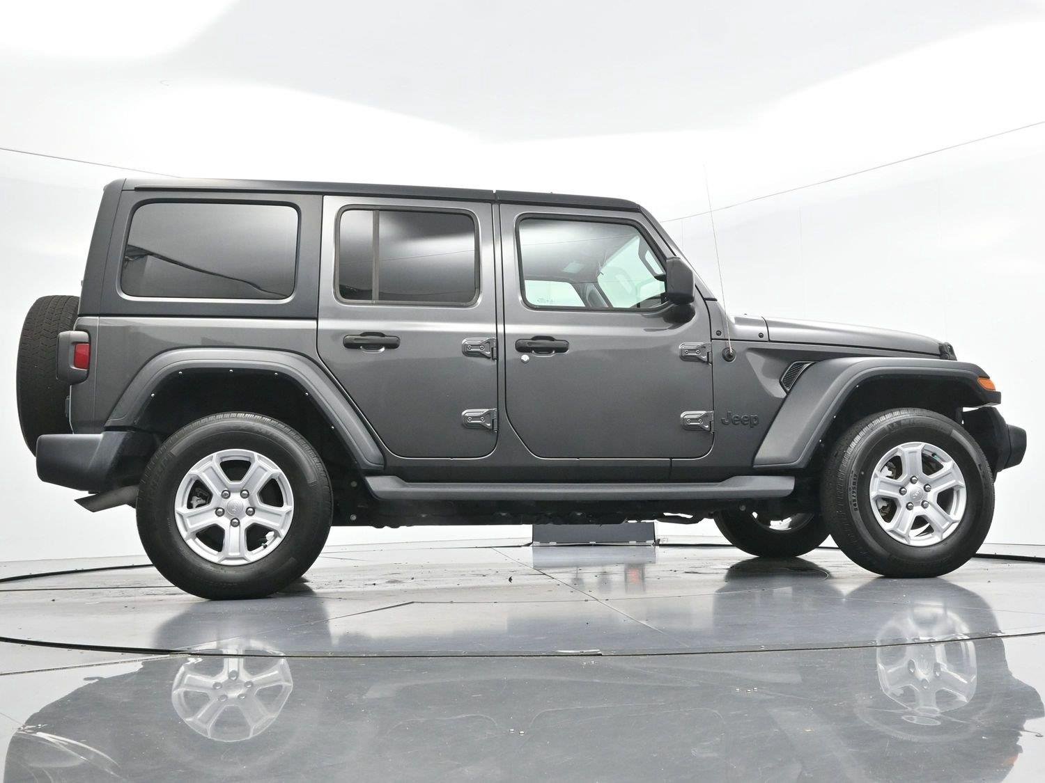 Used 2022 Granite Crystal Metallic Clearcoat Jeep Unlimited Sport S image 52