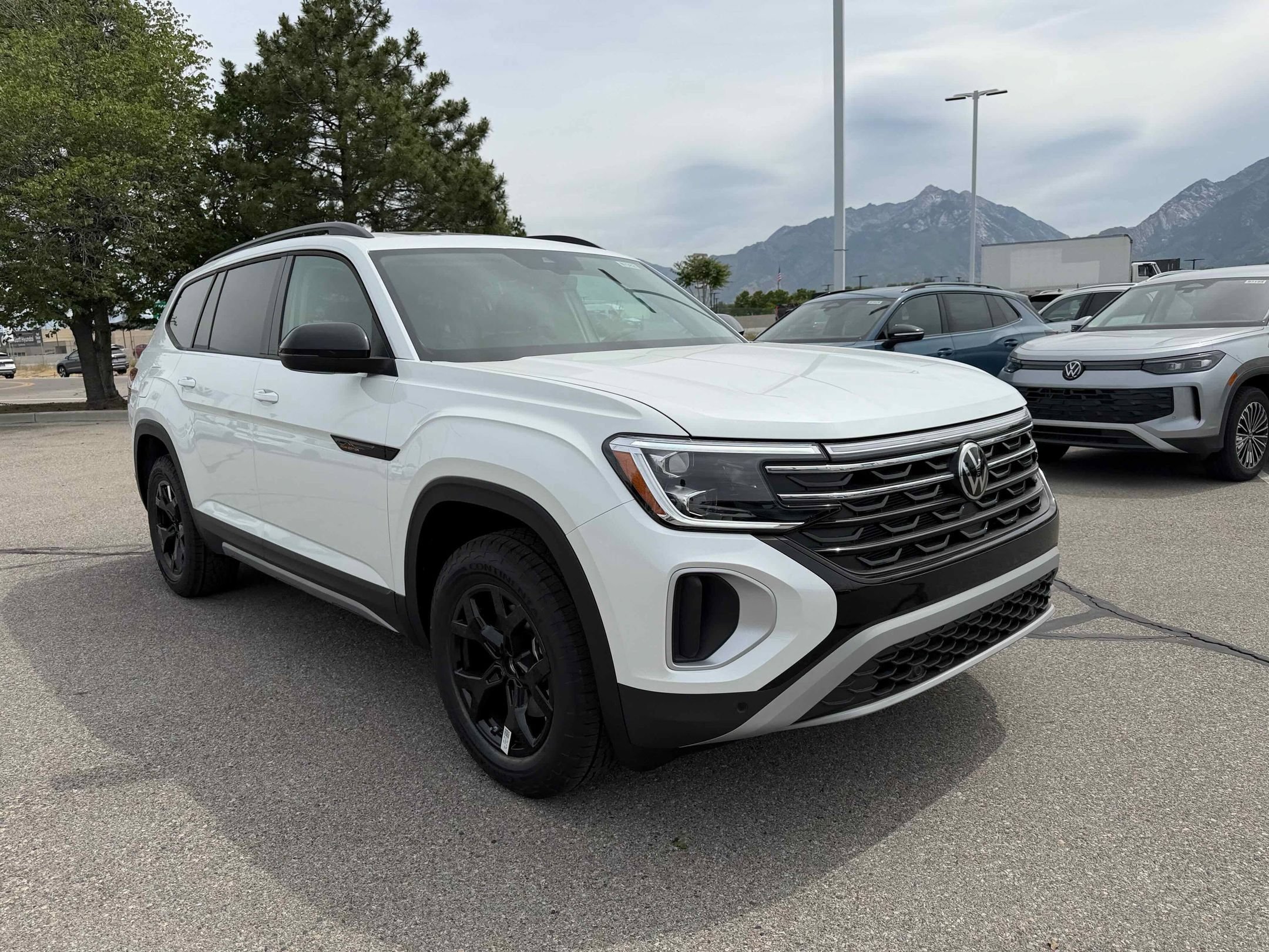 New 2026 Pearl Volkswagen 2.0T Peak Edition image 10