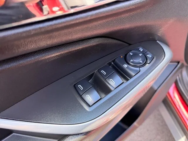 Used 2025 Red Chevrolet 1RS image 13