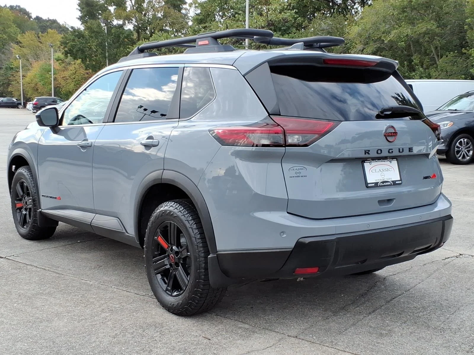 Used 2025 Boulder Gray Pearl Nissan Rock Creek image 9