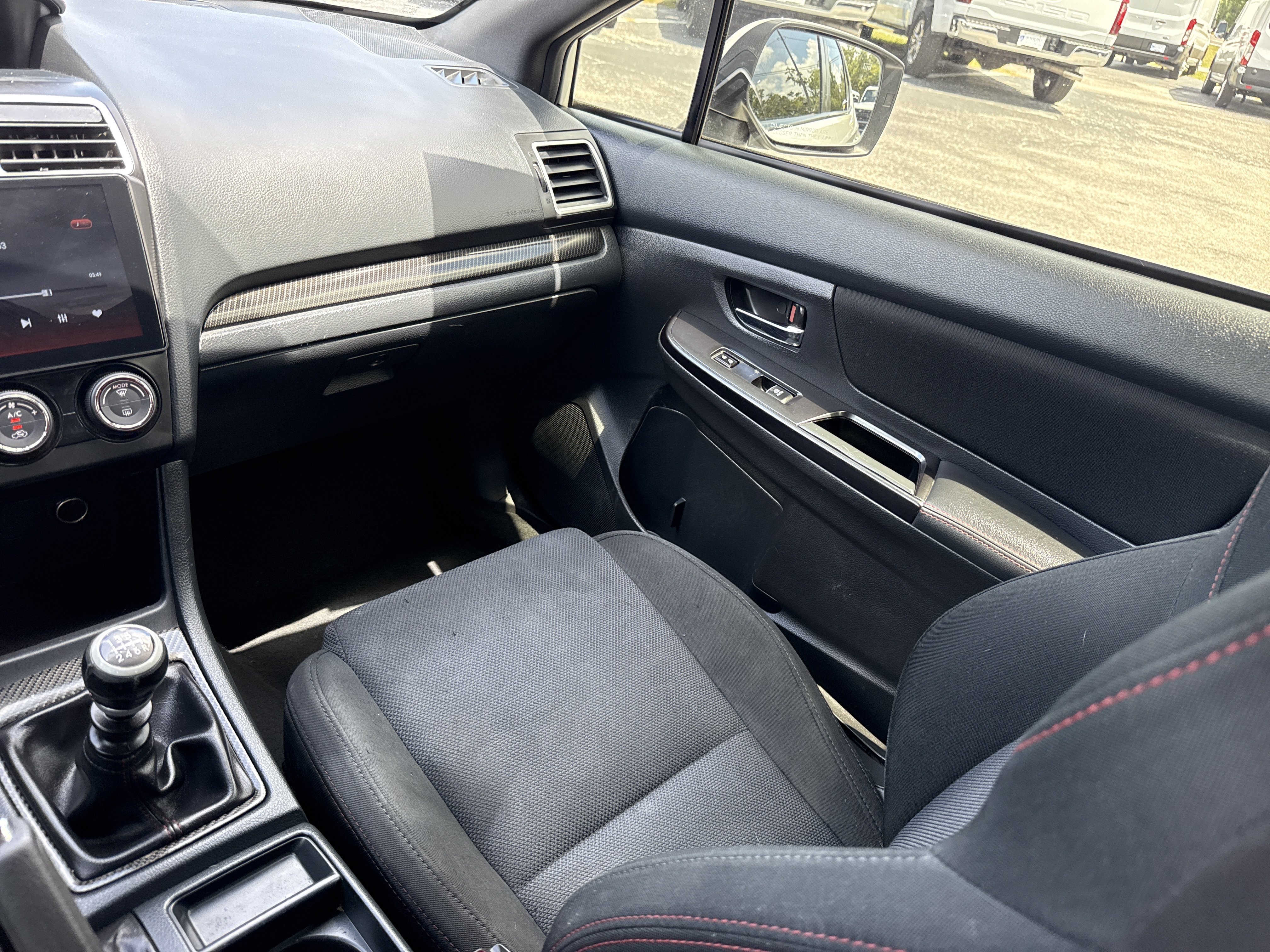 Used 2018 Crystal White Pearl Subaru Base image 26