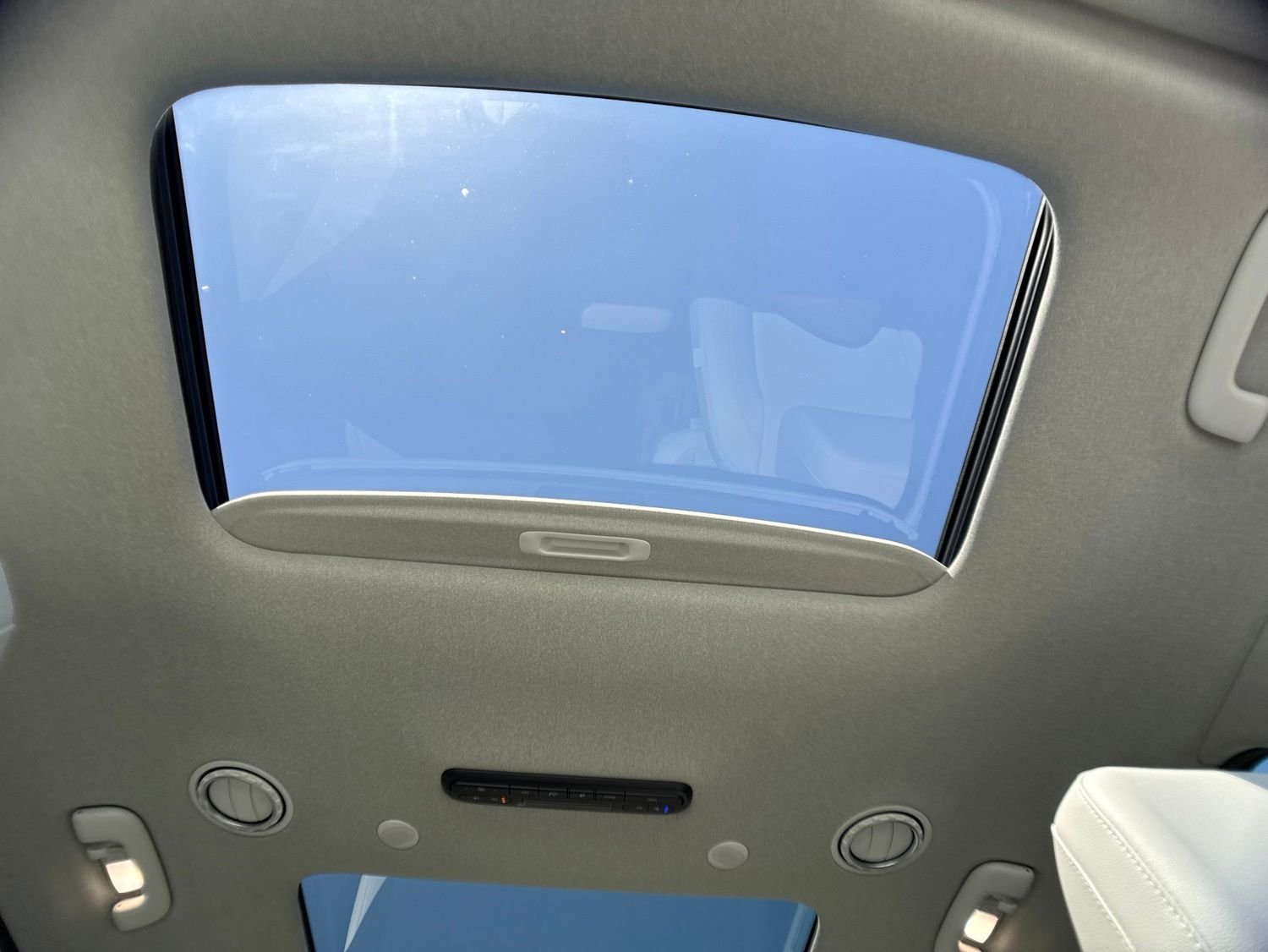Used 2026 White Hyundai Limited image 12