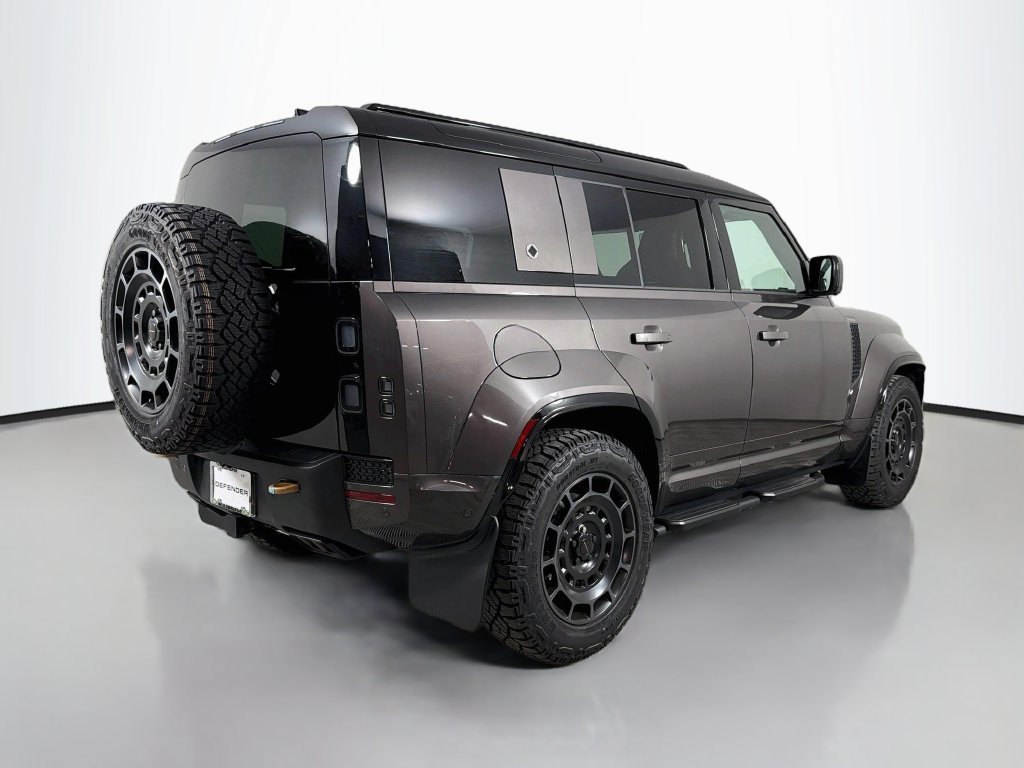 New 2026 Charente Grey Land Rover  OCTA image 5